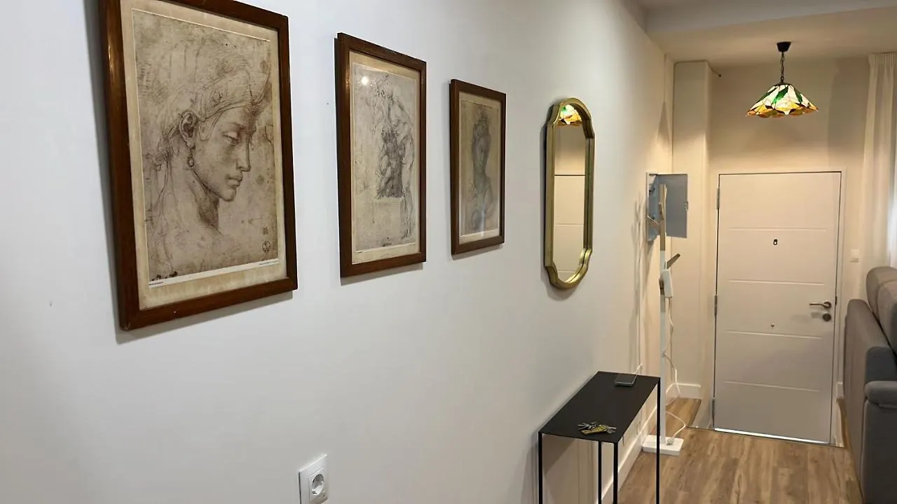 Duplex Picasso Merced 10 Málaga 0*,  Spagna