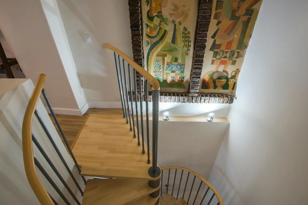 Duplex Picasso Merced 10 Málaga 0*,  Spagna